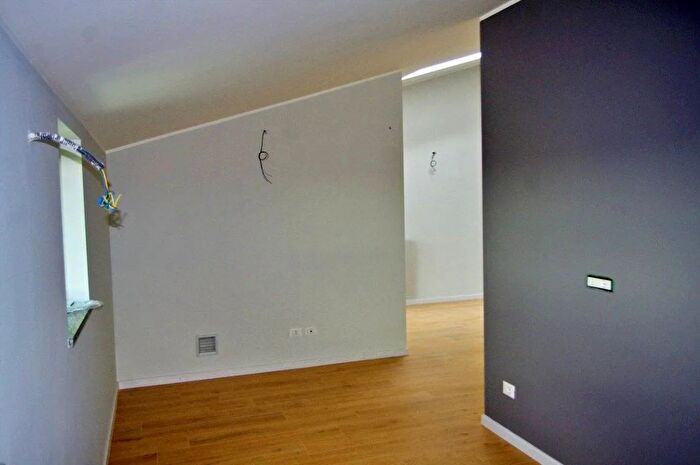 Casa bilocale in vendita in Zona Sciarè Gallarate, Gallarate