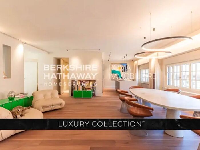 Appartamento con 5 locali in vendita in Via del Gambero, Roma