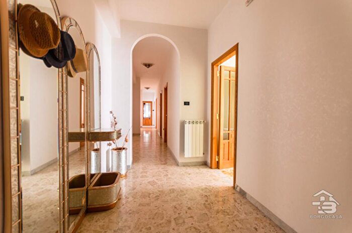 Appartamento quadrilocale in vendita in Via Alfieri Manfredonia Zona Monticchio, Manfredonia