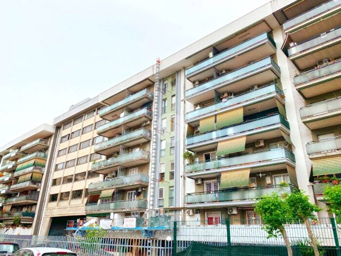 Appartamento quadrilocale in affitto in Via Libero Leonardi, Cinecittà, Roma