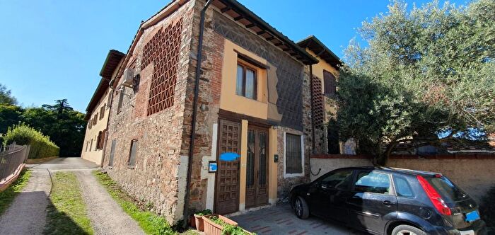 Casa trilocale in vendita in Aversa Prima Via di Ti, Lucca