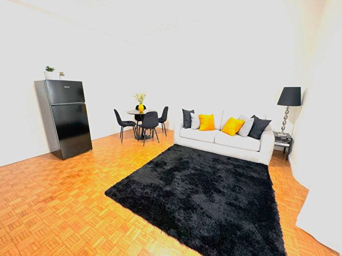 Appartamento trilocale in affitto in Borgo Angelo Mazza, Centro Storico, Parma