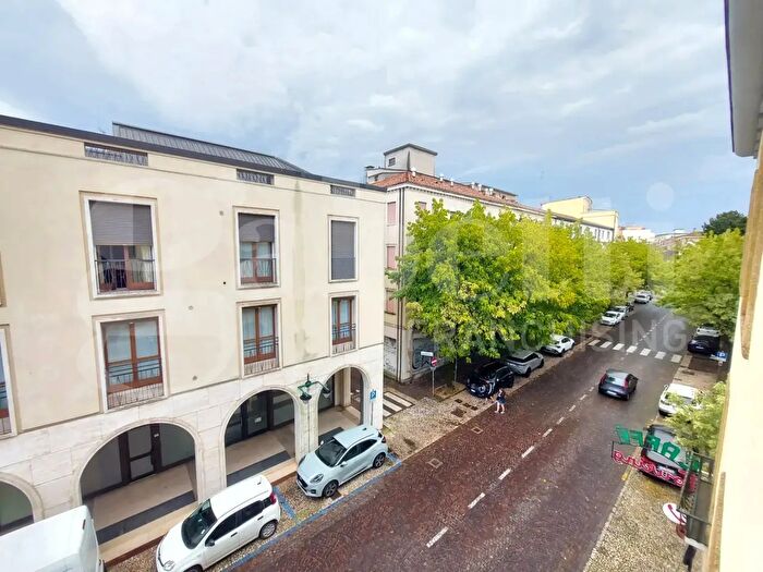 Appartamento trilocale in affitto in Via d'Annunzio, Treviso
