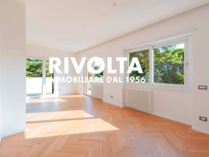 Appartamento quadrilocale in vendita in Via Mario Fani, Roma