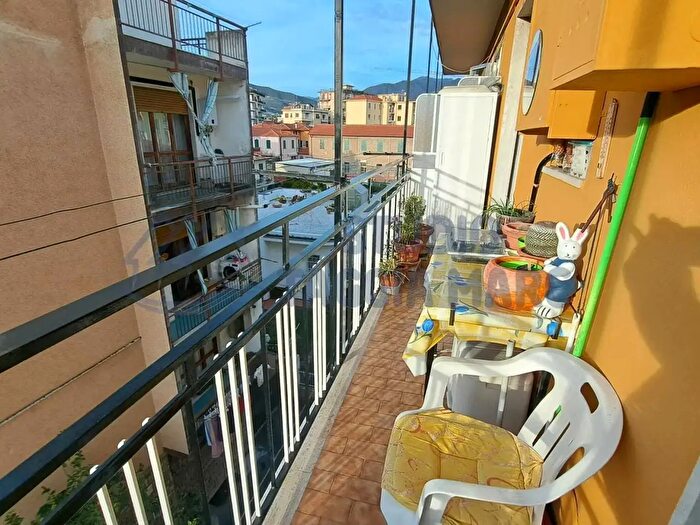 Appartamento quadrilocale in vendita in Via dellAsilo, Taggia