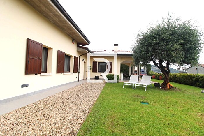 Casa con 5 locali in vendita in Via Giovanni Braschi Mercato Saraceno, Mercato Saraceno