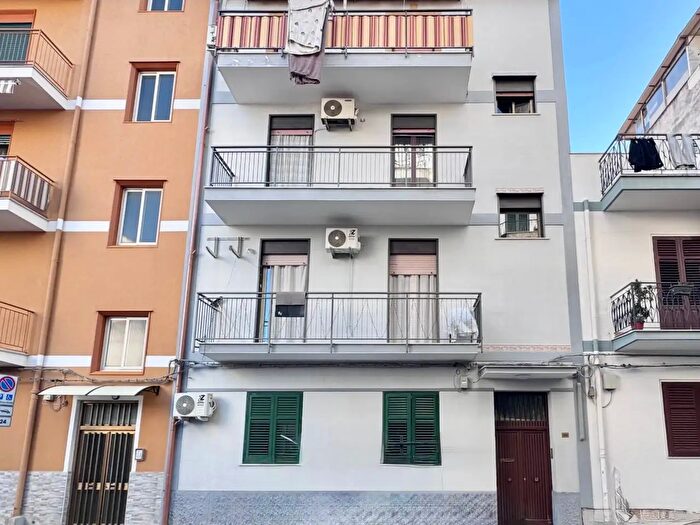 Appartamento trilocale in vendita in Via Nicolo Buscemi a, Palermo