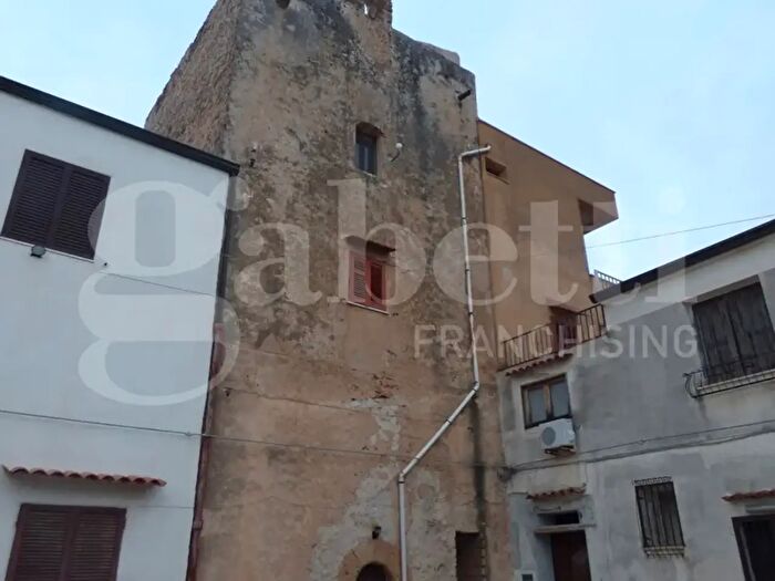 Casa con 6 locali in vendita in Via Milioti, Carini