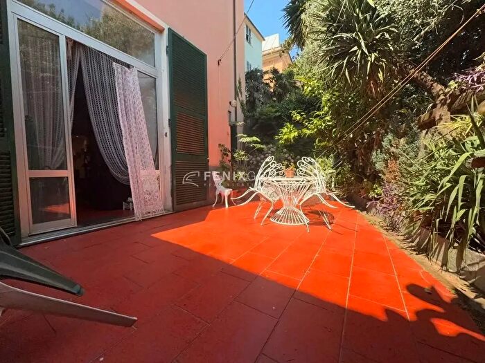 Appartamento quadrilocale in vendita in Lungomare di Pegli, Genova