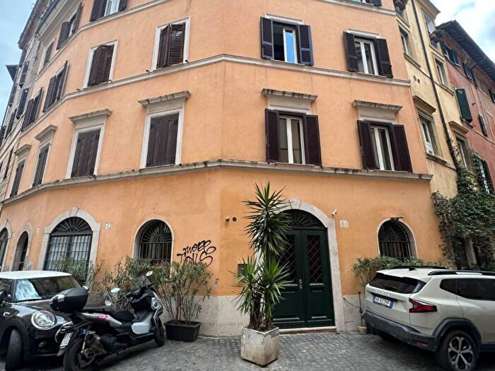 Appartamento quadrilocale in affitto in Largo Argentina, Roma