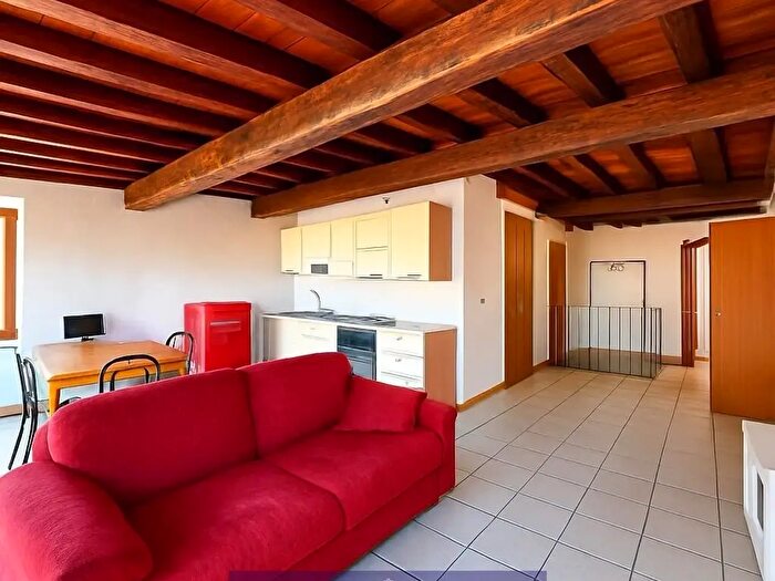 Appartamento bilocale in vendita in Via Montebello, Firenze