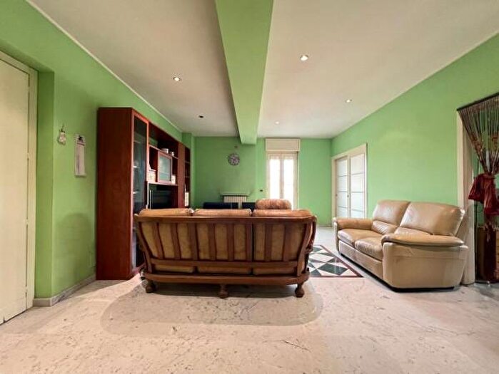 Casa con 6 locali in vendita in Strada Vecchia San Vito, Monta