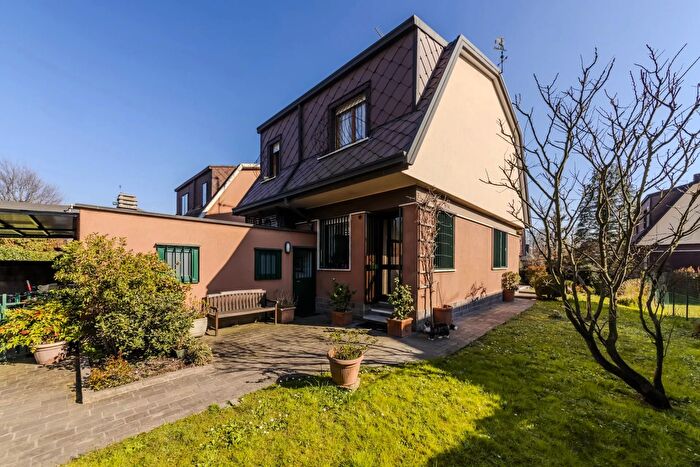 Casa quadrilocale in vendita in Arese