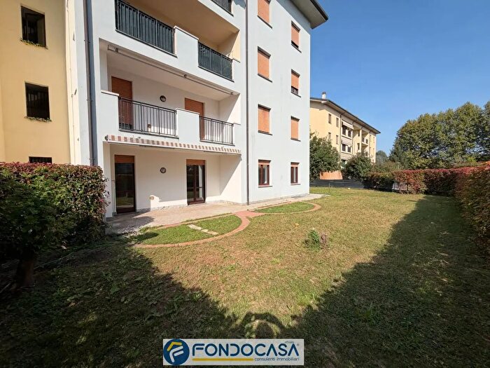 Appartamento trilocale in vendita in Via Mezzana, Rovato
