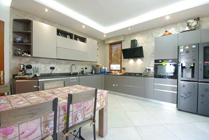 Appartamento con 6 locali in vendita in San Giustino