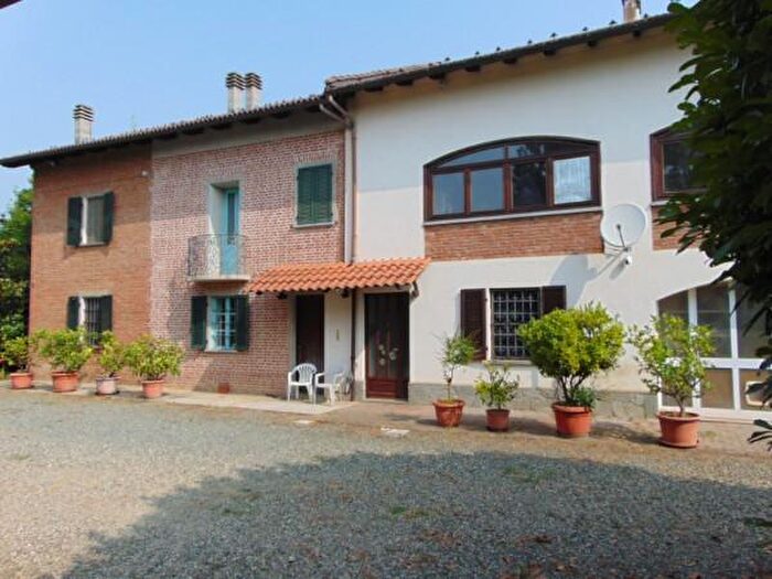 Casa con 6 locali in vendita in Via dei Boschi, Oviglio