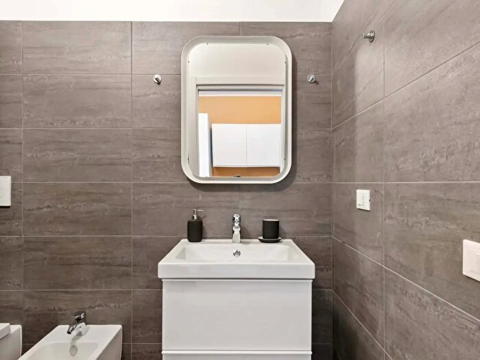 Appartamento monolocale in affitto in Via Luciano Manara, Milano