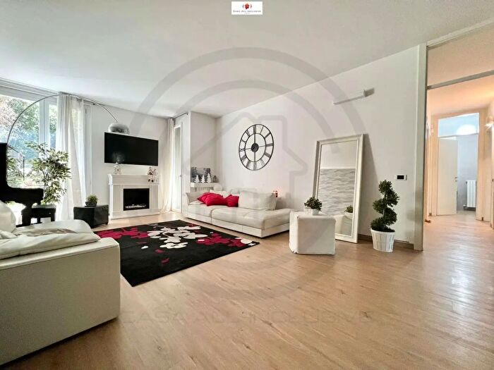 Appartamento quadrilocale in vendita in Principale, Correzzana