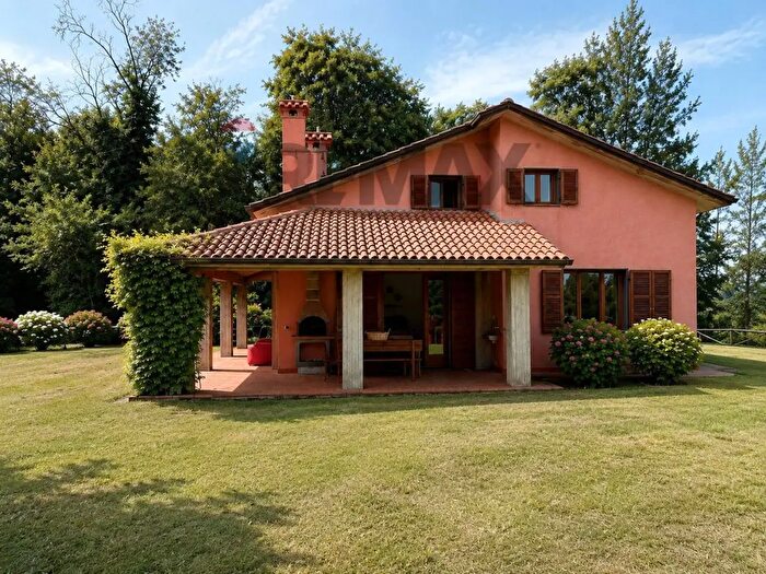 Casa con 10 locali in vendita in Rocchetta Di Vara