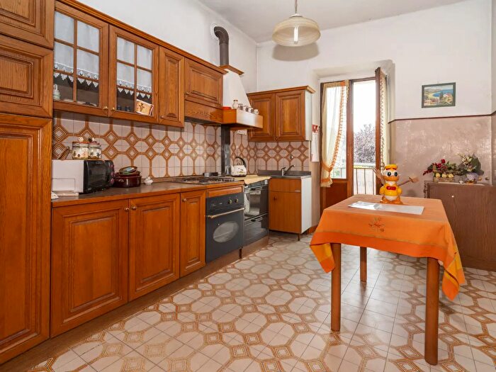 Casa con 7 locali in vendita in Via Monterosso, Valgrana