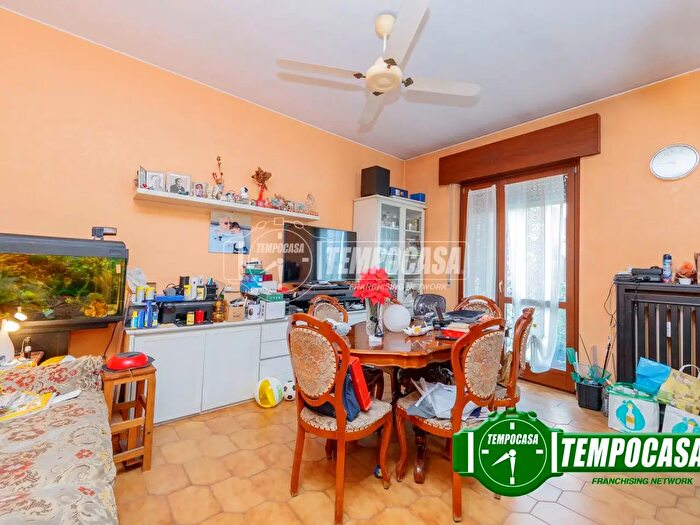 Appartamento trilocale in vendita in Via Oratorio, Pero