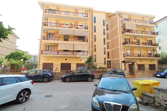 Appartamento quadrilocale in vendita in Via Tiziano, Caserta