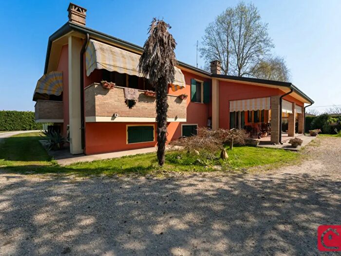 Casa quadrilocale in vendita in Legnaro