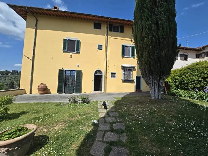 Appartamento con 5 locali in vendita in Via S Iacopo a Girone, Firenze