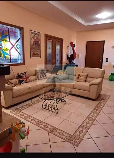 Appartamento con 7 locali in vendita in Melilli