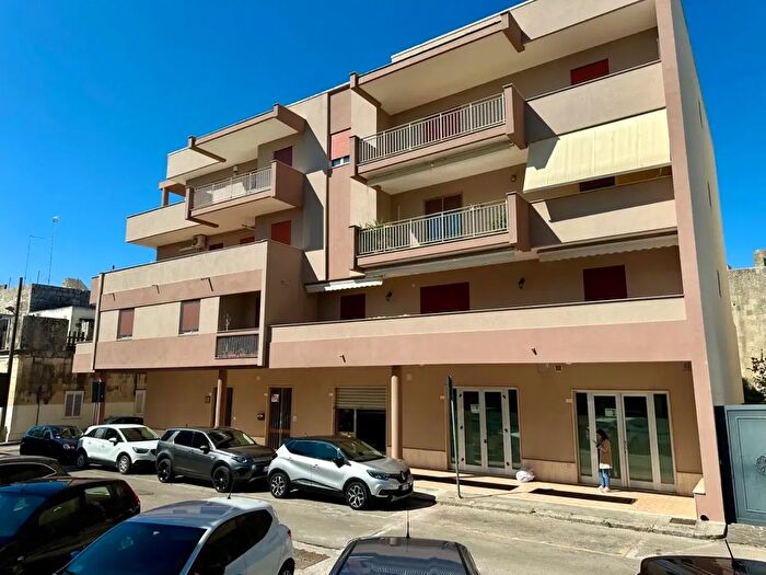 Appartamento con 6 locali in vendita in Maglie