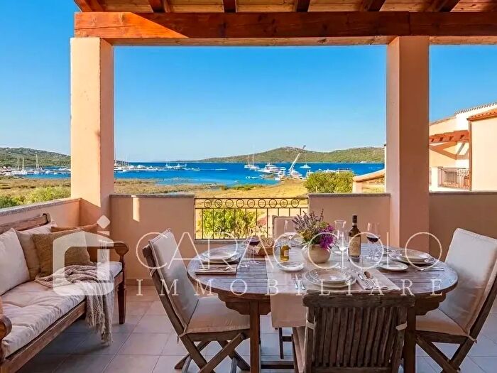Appartamento trilocale in vendita in Santa Teresa Gallura