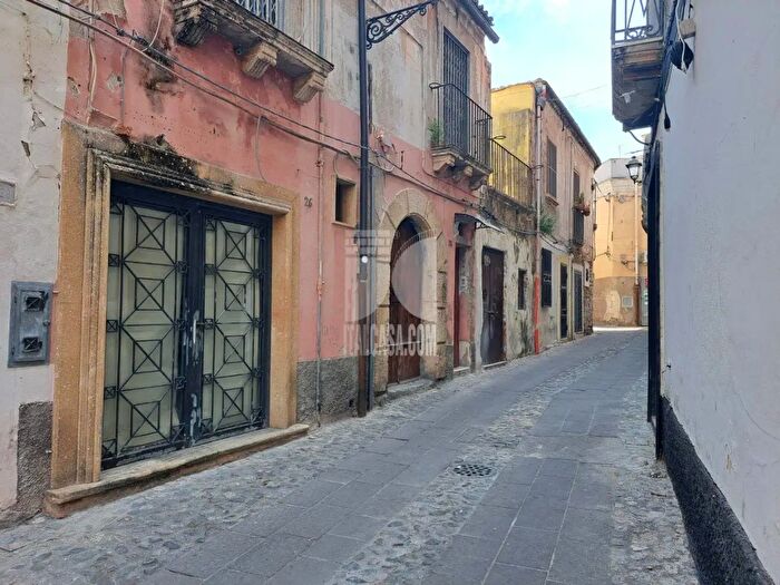 Appartamento bilocale in vendita in Via Suriano, Crotone