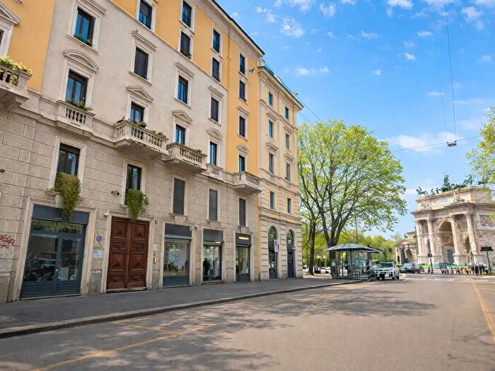 Appartamento trilocale in vendita in Abbondio Sangiorgio, Milano