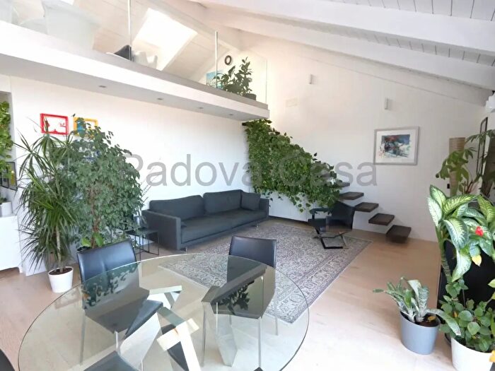 Appartamento con 5 locali in vendita in Albignasego