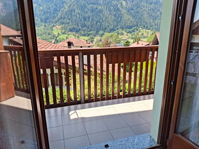 Appartamento trilocale in vendita in Via della Viazzola, Giustino