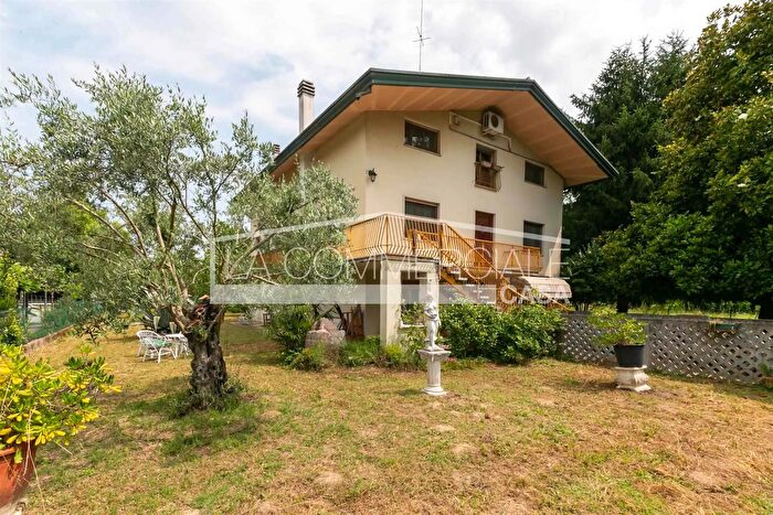 Casa con 10 locali in vendita in Treviso, Mogliano Veneto