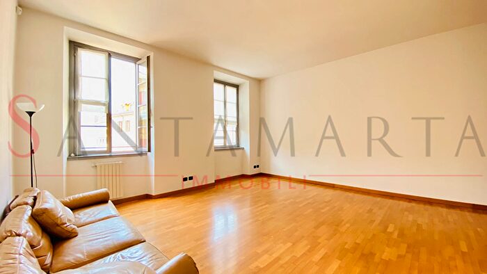 Appartamento trilocale in affitto in Via Festa del Perdono, Milano