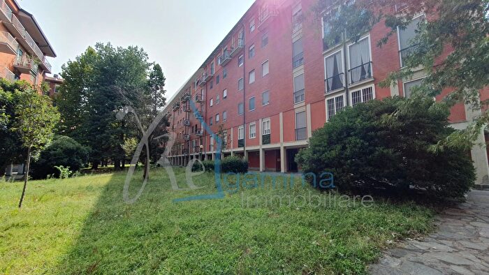 Casa quadrilocale in affitto in Via San Giacomo, Milano