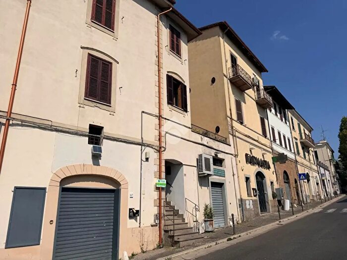 Appartamento trilocale in vendita in Via Cavour, Cave