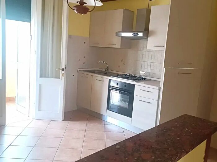 Appartamento trilocale in affitto in Piazza Marconi, Bagnoli Di Sopra