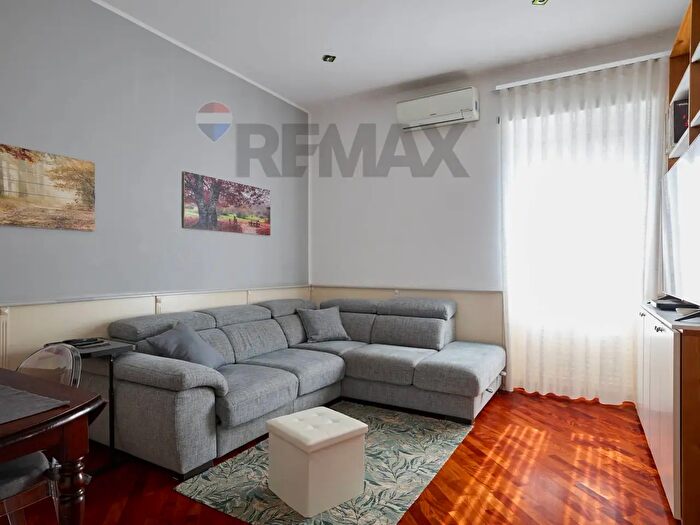 Appartamento trilocale in vendita in Via dei Frassini, Roma