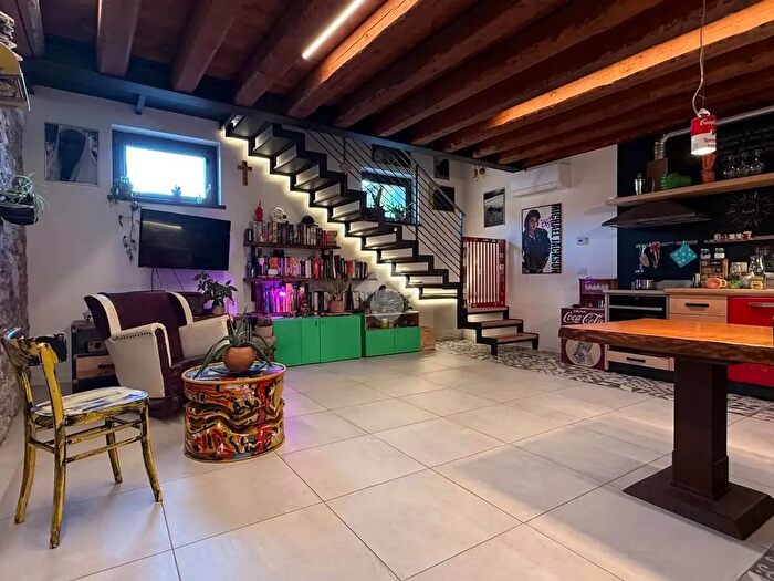 Casa trilocale in vendita in Via del Forno, Pasian Di Prato