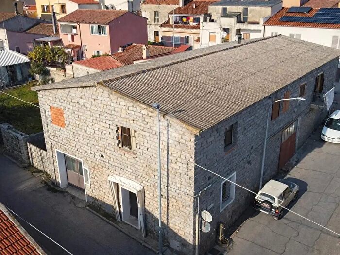 Casa quadrilocale in vendita in Via Giuseppe Verdi, SantAntonio di Gallura