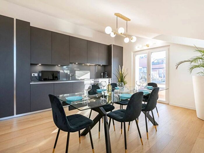Appartamento trilocale in affitto in Via Errico Petrella, Buenos Aires, Milano