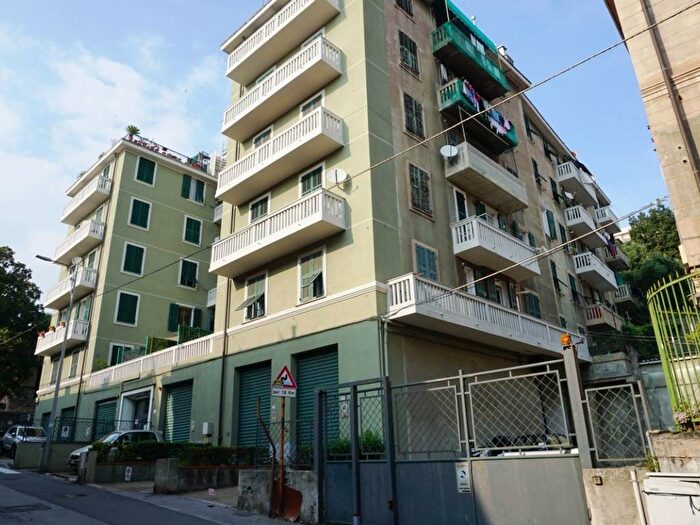 Appartamento quadrilocale in affitto in Via Coronata, Cornigliano, Genova