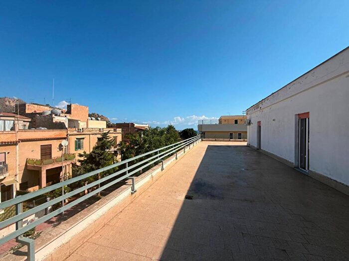 Casa quadrilocale in affitto in Via Benedetto Romeo, Centro, Santa Flavia