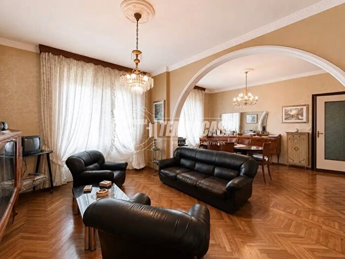 Appartamento con 5 locali in vendita in Corso Toscana, Torino