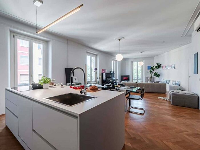 Appartamento bilocale in affitto in Piazzale Segrino, Isola, Milano