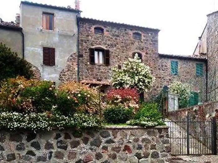 Casa con 6 locali in vendita in Radicofani