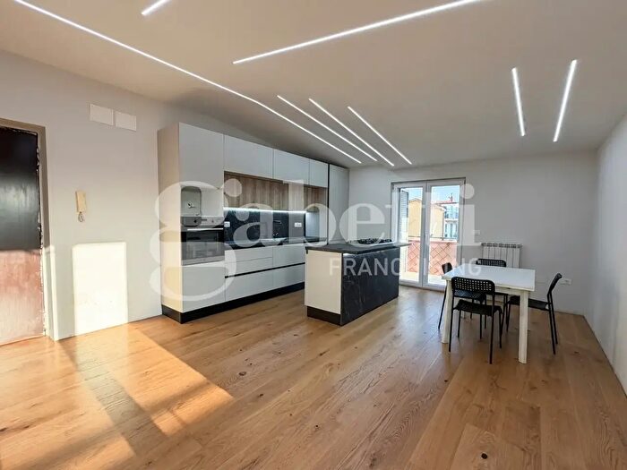 Appartamento trilocale in vendita in Via Bernardo Cavallino, Mugnano Di Napoli
